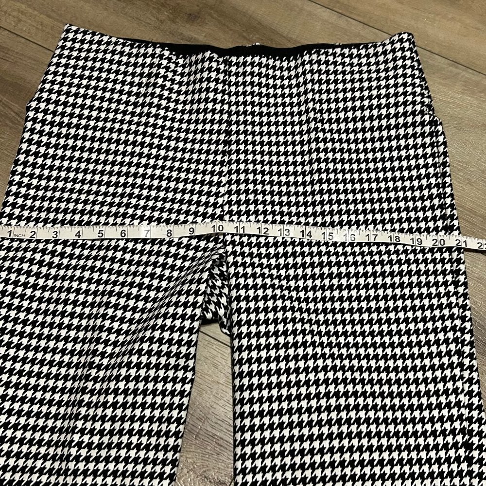 Peter Nygard Black and White Houndstooth Pants - Picture 9 of 10